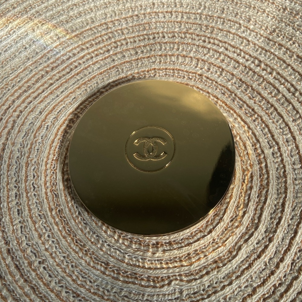 NEW CHANEL Luxurious Gold Compact Mirror